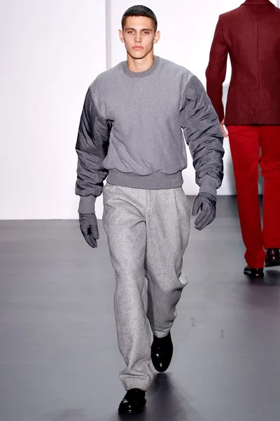 Look 16